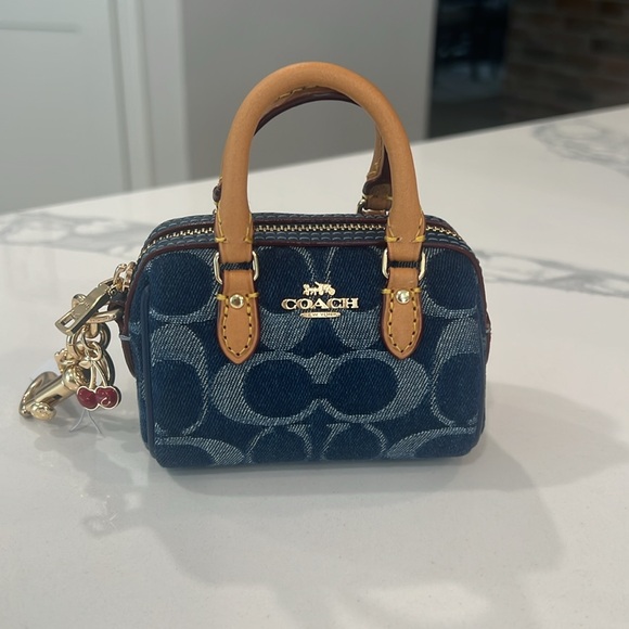 Cute. Limited Coach Mini Rowan - Picture 3 of 16